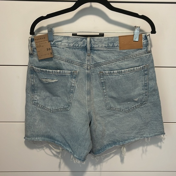 High Rise Relaxed Shorts - Picture 3 of 4